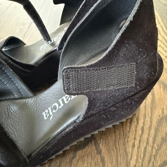 Pedro Garcia Black Suede Wedge Sandals 38 - Worn once! Size 7.5 or 8 US - Picture 11 of 13